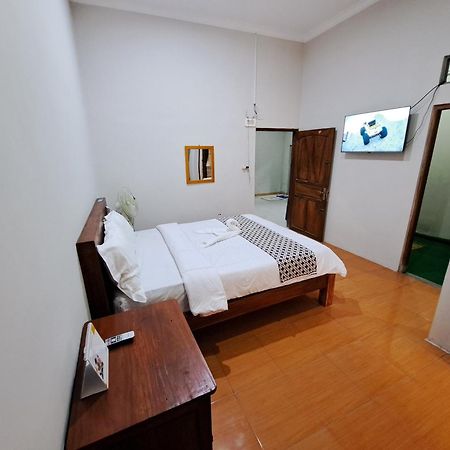 Romadhoni Homestay Маґеланґ Номер фото